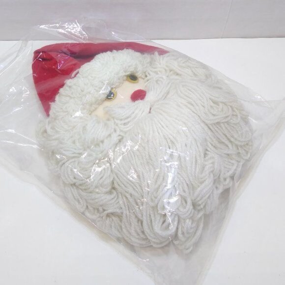 Santa Claus Handmade Yarn Wall Hanging Red Hat & Googly Eyes - Christmas Decor - Picture 5 of 5